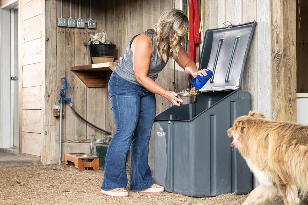Feed Bins & Containers - Behlen Country Barn Buddy Store - All - Behlen Country