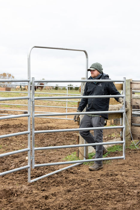 Panels & Gates - Behlen Country Horse Country Corral Panels - Chain Connection - Behlen Country