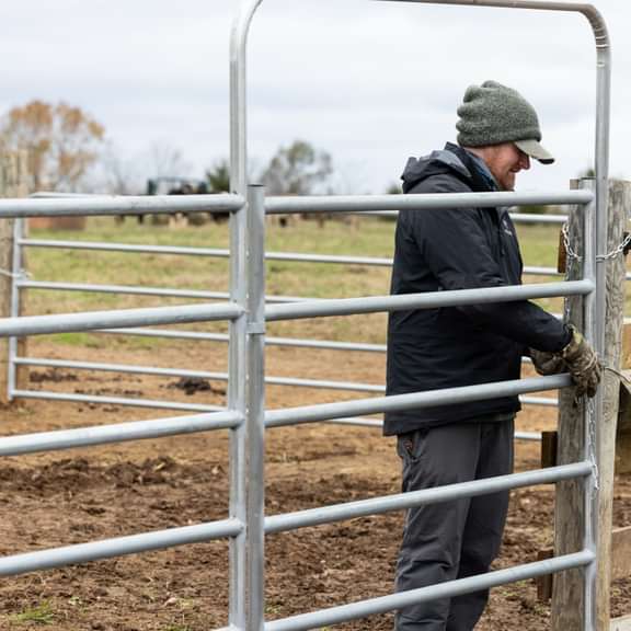 Panels & Gates - Behlen Country Horse Country Corral Panels - Chain Connection - Behlen Country