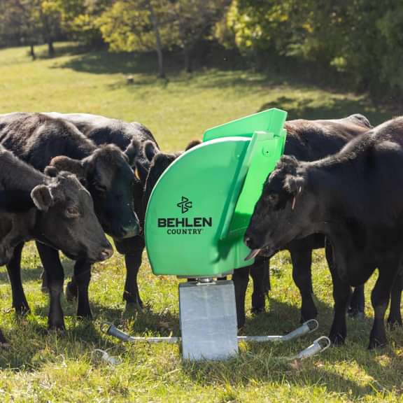 Mineral Feeders - Behlen Country Pasture Max Mineral Feeder - Behlen Country