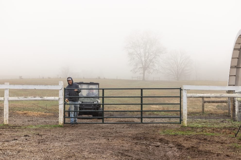 Gates - Behlen Country Pasture Pro Collared Hinge Gate - Behlen Country