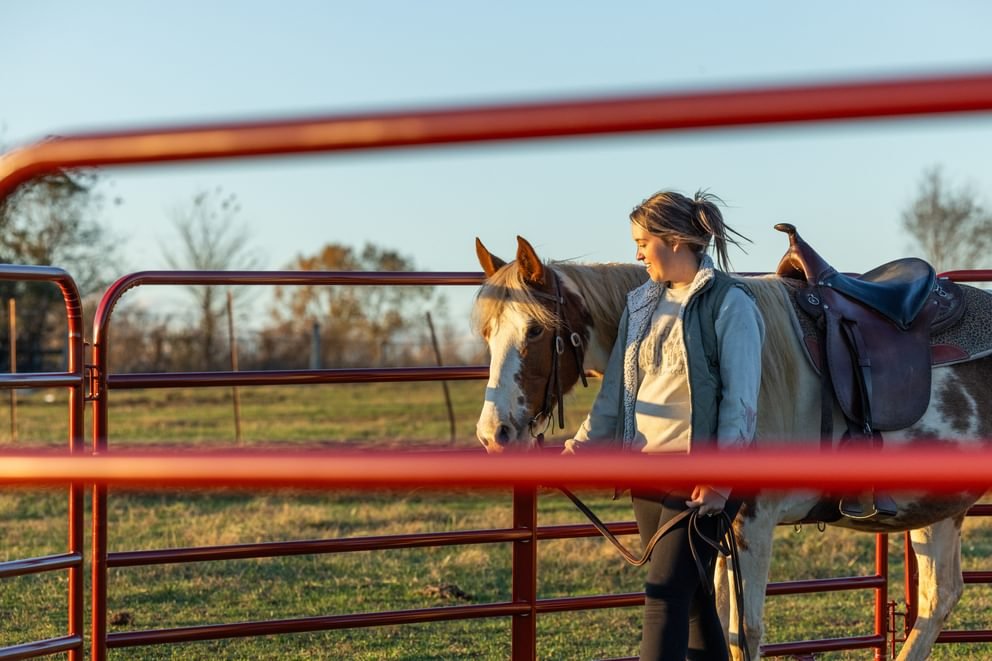 Panels & Walk Throughs - Behlen Country Pioneer Corral Panels - Behlen Country