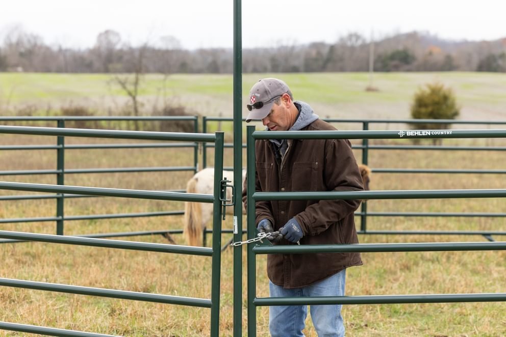 Panels & Walk Throughs - Behlen Country Pioneer Corral Panels - Behlen Country