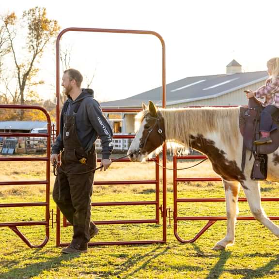 Panels & Walk Throughs - Behlen Country Pioneer Corral Panels - Behlen Country