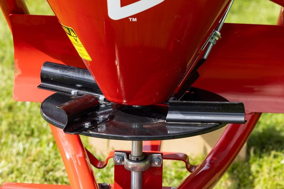 Spreaders - Behlen Country Pull - Behind Spreader - Behlen Country