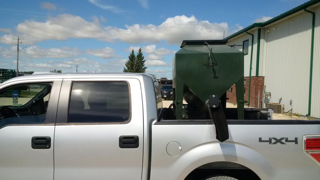 UTV Easy Feeder - Lakeland 15 Bushel UTV Easy Feeder - Lakeland Farm and Ranch