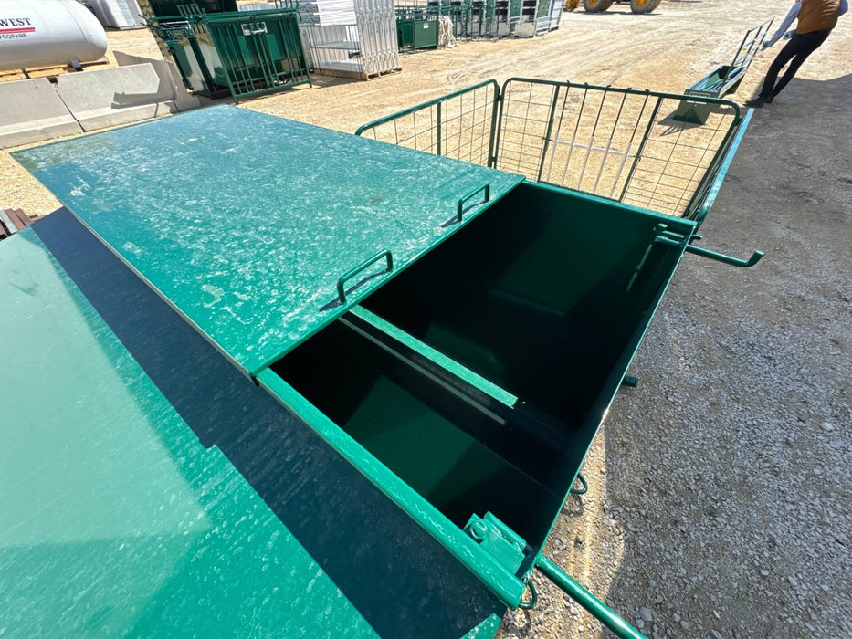 Creep Feeder - Lakeland Double Sided Lamb Creep Feeder - Lakeland Farm and Ranch