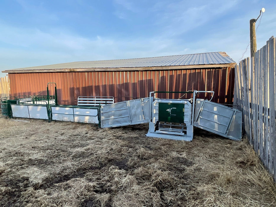 Sheep and Goat Handling Equipment - Lakeland Easy Klamp Sheep & Goat Handler - Lakeland Farm and Ranch