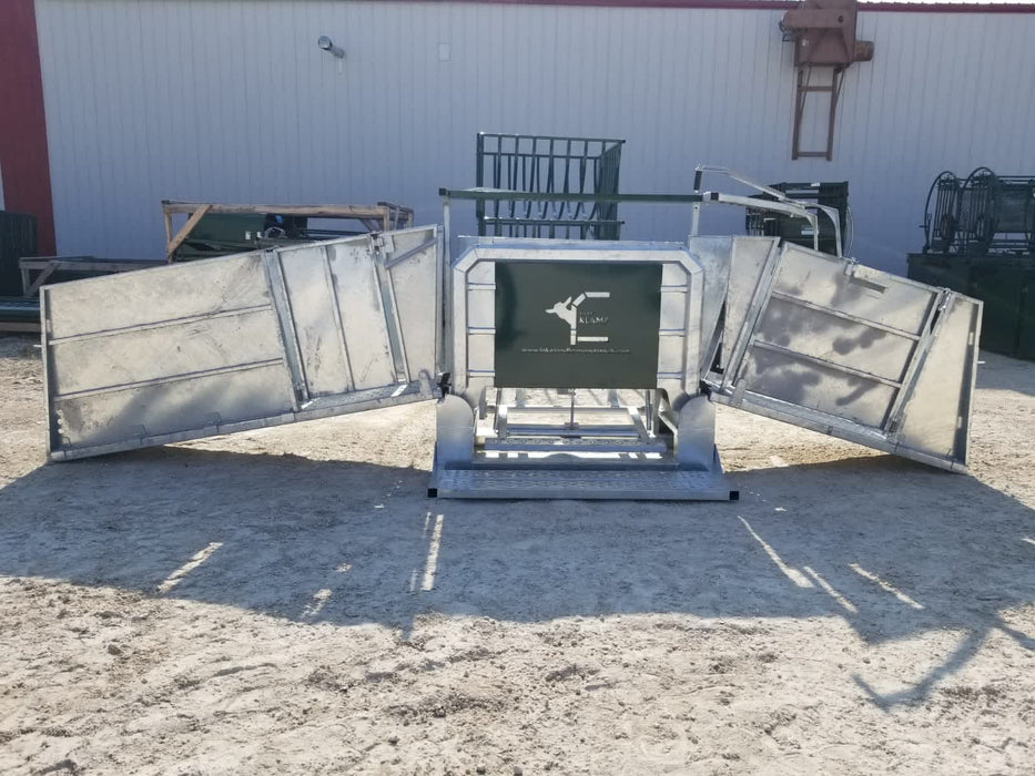 Sheep and Goat Handling Equipment - Lakeland Easy Klamp Sheep & Goat Handler - Lakeland Farm and Ranch