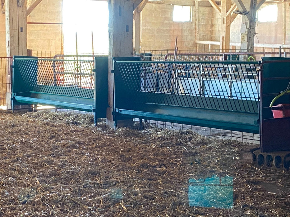 Fence Line Feeders - Lakeland Hay & Grain Fenceline Feeder - Lakeland Farm and Ranch