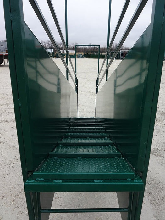 Loading Chutes - Lakeland Loading Chute with Adjustable Height Floor - Lakeland Farm and Ranch