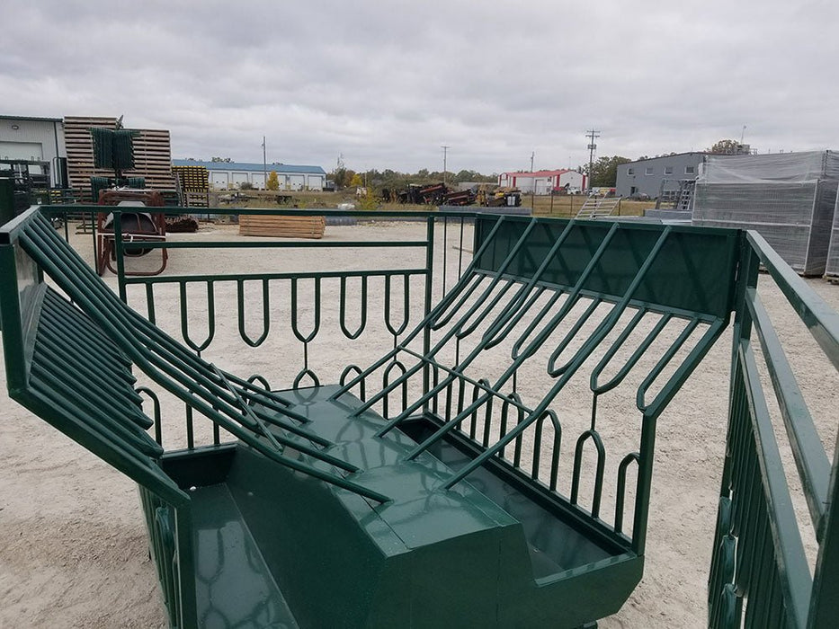 Bale Feeders - Lakeland Round Bale Feeder - Lakeland Farm and Ranch