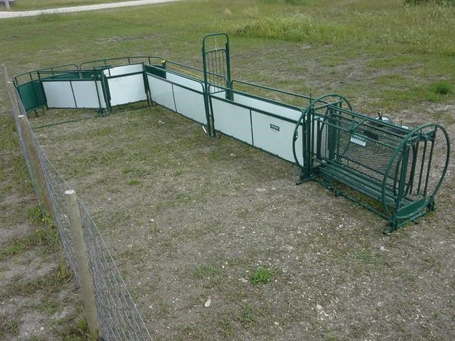 Handling Packages - Lakeland SG100 – Sheep & Goat Handling System - Lakeland Farm and Ranch