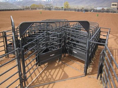 Rodeo Panels - Priefert Arrow Pen Bow Gate - Priefert