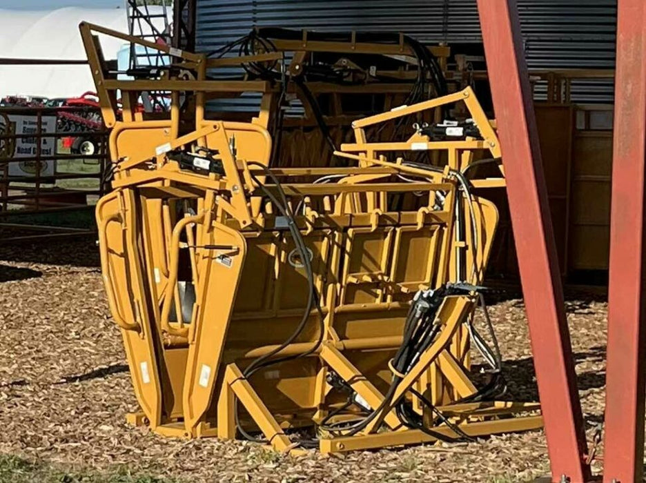 Calf Chutes - Sioux Steel Hydraulic Calf Chute - Sioux Steel