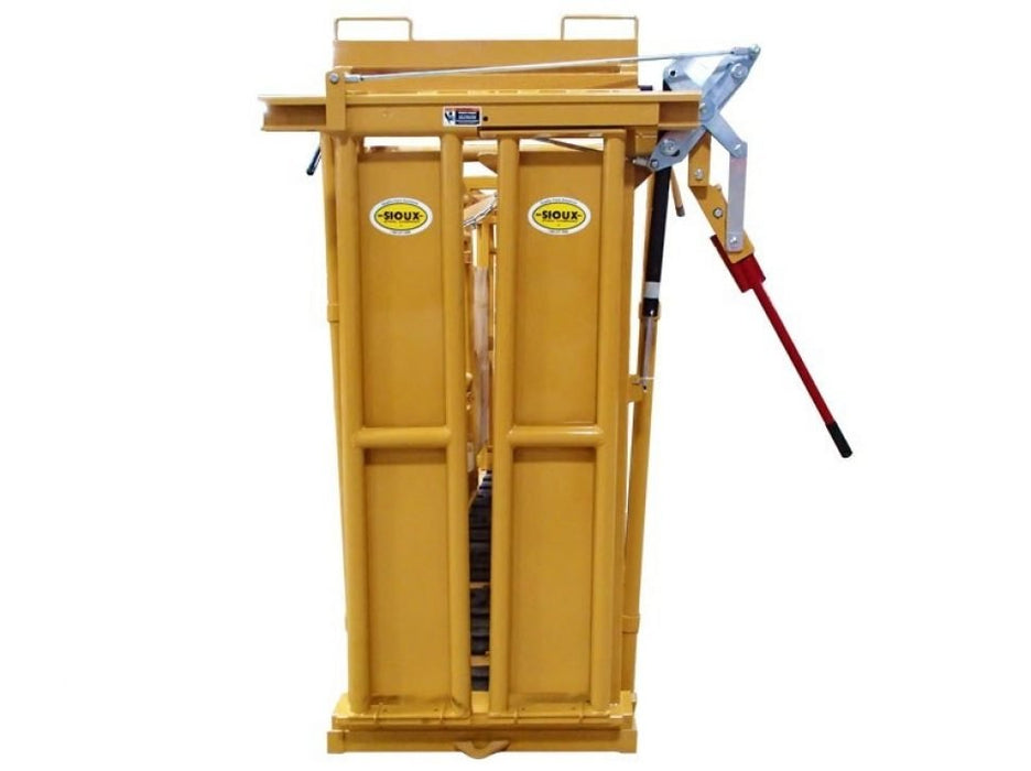 Cattle Chutes - Sioux Steel Squeeze Chute – Manual Head Gate - Sioux Steel