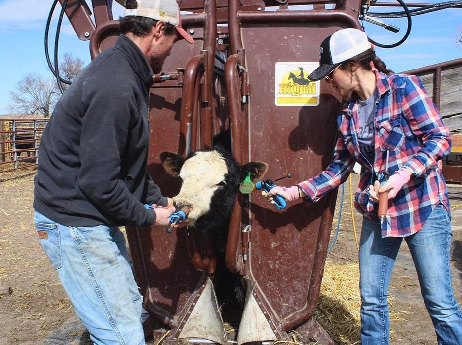 Cattle Chutes - Sioux Steel XL Hydraulic Squeeze Chute - Sioux Steel